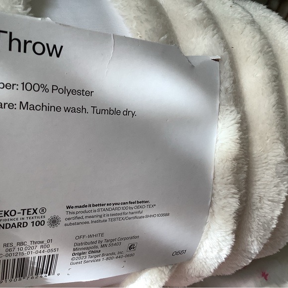 💜Target throw..room essentials - Picture 4 of 5